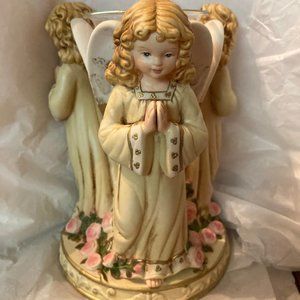 THREE ANGELS PRAYING CANDLE HOLDER COTTAGE COLLECT